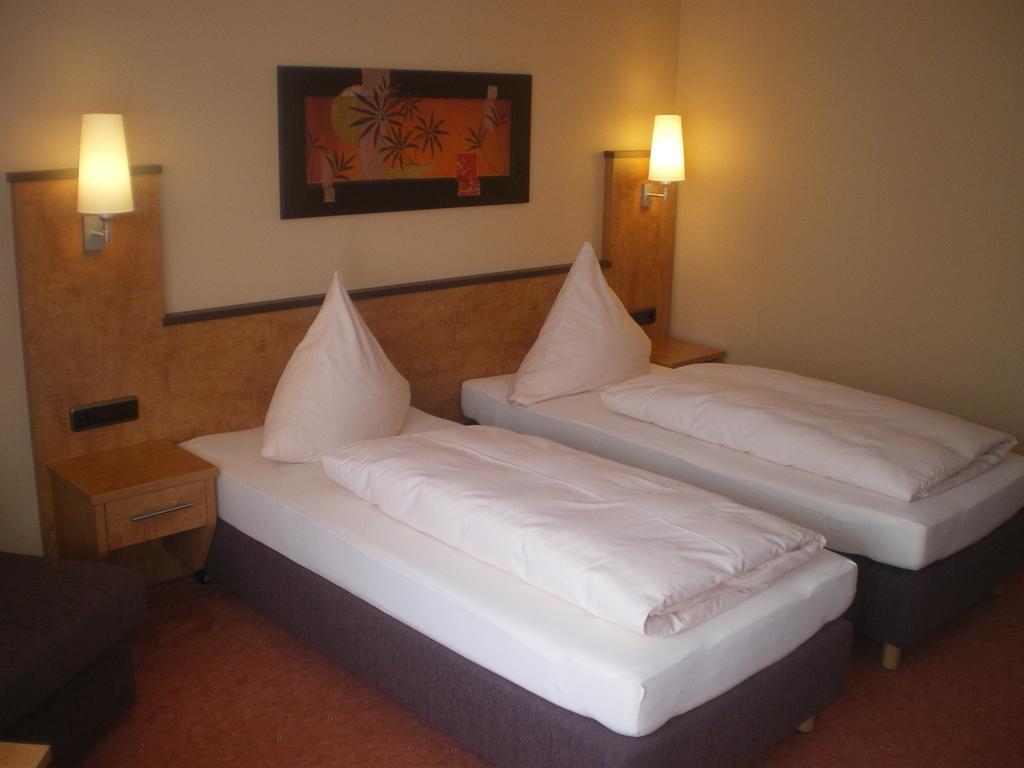 אנסבאך Hotel Gasthof Kaesser מראה חיצוני תמונה