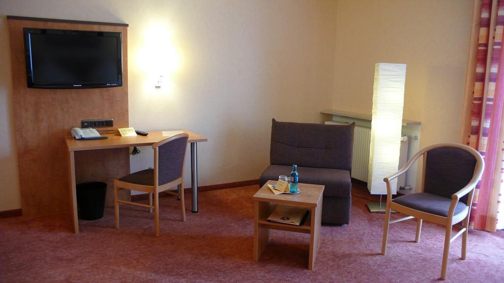 אנסבאך Hotel Gasthof Kaesser מראה חיצוני תמונה