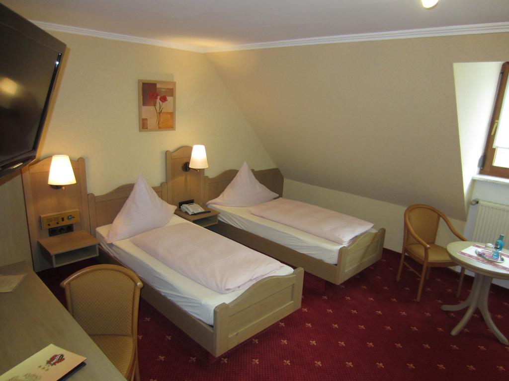 אנסבאך Hotel Gasthof Kaesser מראה חיצוני תמונה