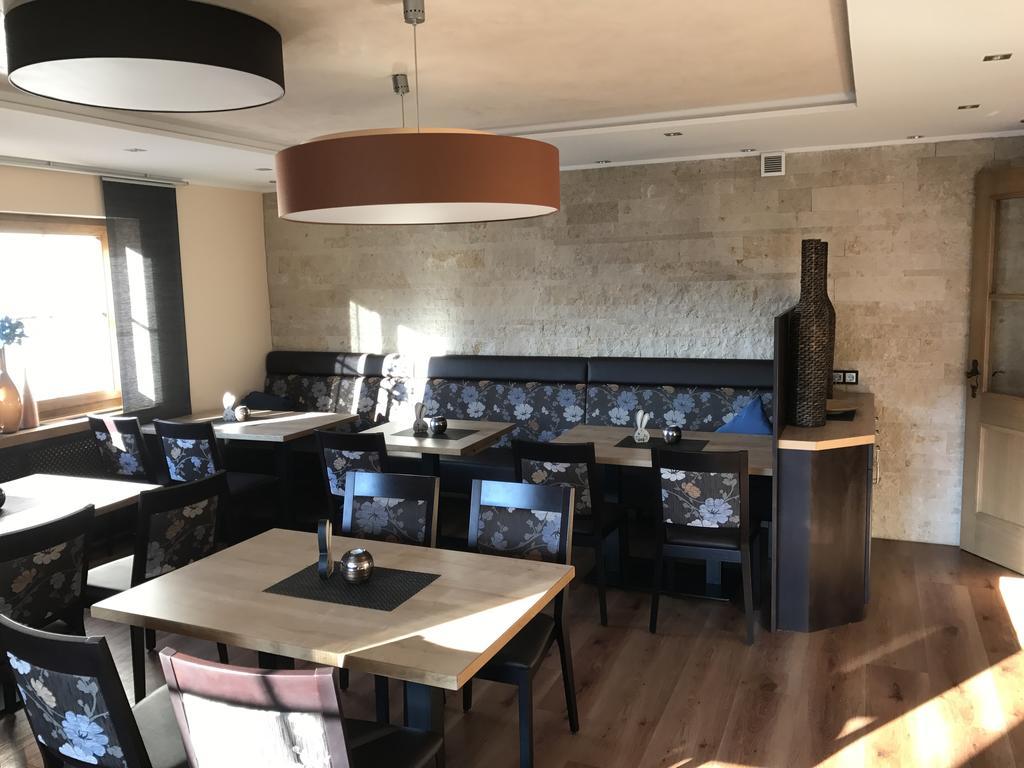 אנסבאך Hotel Gasthof Kaesser מראה חיצוני תמונה