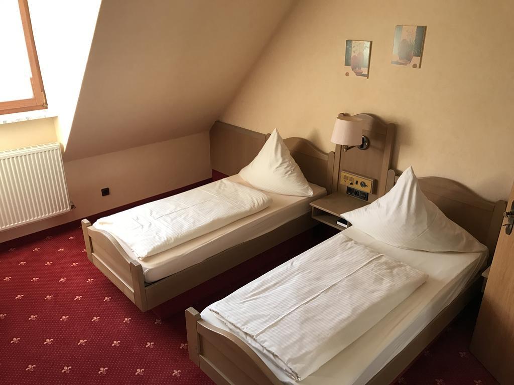 אנסבאך Hotel Gasthof Kaesser מראה חיצוני תמונה